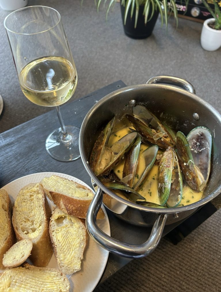Fifth Article: Mussels Steamed in White Wine | A 15 Minute French Romantic Dinner 🥂
